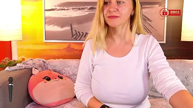 Snapshot of BigBoobsARRI chatting on November 3, 11:00 am BigBoobsARRI online show from November 3, 11:00 am