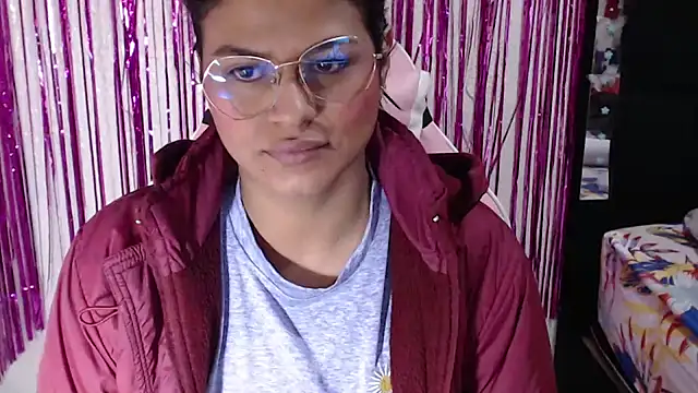 SweetAlmaa online show from May 11, 9:59 am
