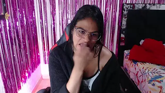 SweetAlmaa online show from June 27, 11:37 am