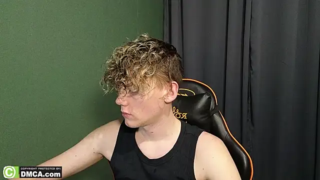 Snapshot of Keytaro chatting on February 13, 10:17 pm Keytaro online show from February 13, 10:17 pm