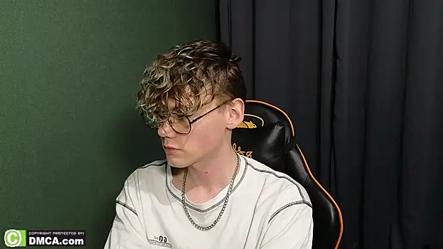 Snapshot of Keytaro chatting on February 20, 1:13 am Keytaro online show from February 20, 1:13 am