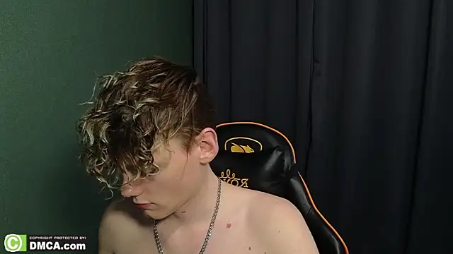 Snapshot of Keytaro chatting on February 20, 6:26 am Keytaro online show from February 20, 6:26 am