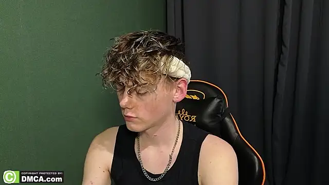 Snapshot of Keytaro chatting on February 23, 10:23 am Keytaro online show from February 23, 10:23 am