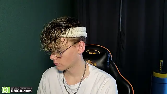 Snapshot of Keytaro chatting on February 28, 6:14 am Keytaro online show from February 28, 6:14 am