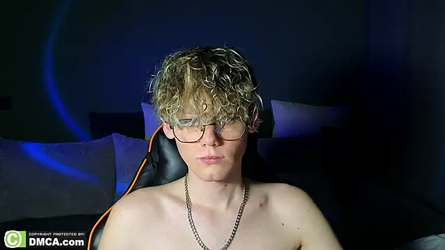 Snapshot of Keytaro chatting on March 8, 2:04 am Keytaro online show from March 8, 2:04 am