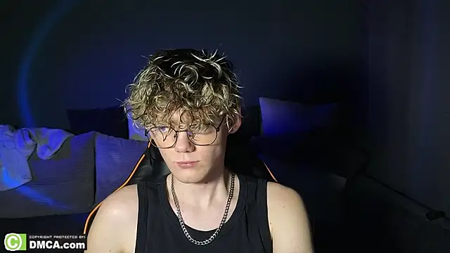 Snapshot of Keytaro chatting on March 11, 8:26 pm Keytaro online show from March 11, 8:26 pm