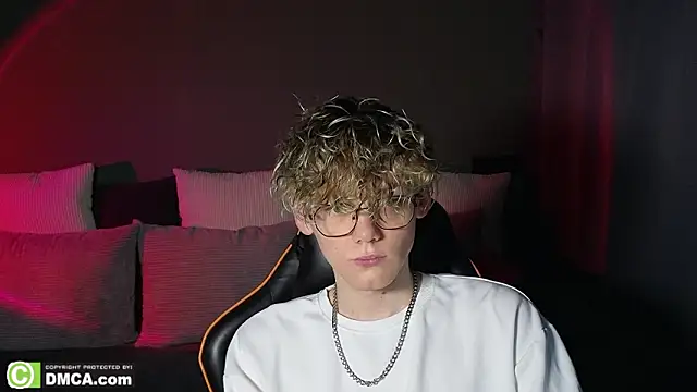 Snapshot of Keytaro chatting on March 13, 6:03 pm Keytaro online show from March 13, 6:03 pm