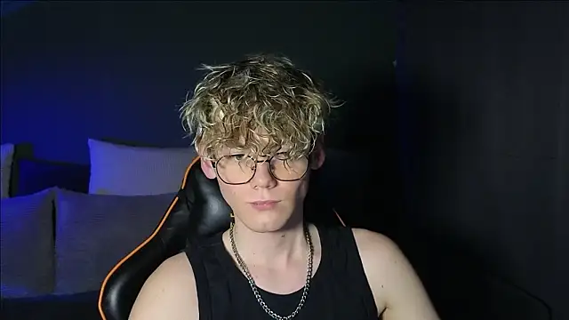 Snapshot of Keytaro chatting on March 20, 11:31 pm Keytaro online show from March 20, 11:31 pm