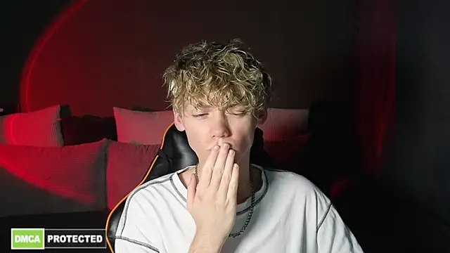 Snapshot of Keytaro chatting on March 22, 6:28 am Keytaro online show from March 22, 6:28 am