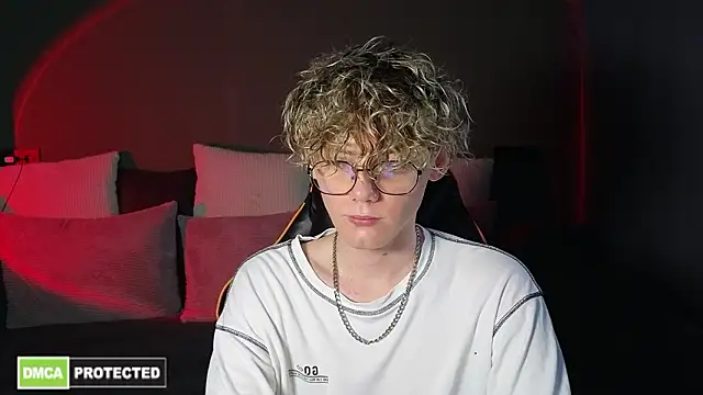 Snapshot of Keytaro chatting on March 24, 12:21 pm Keytaro online show from March 24, 12:21 pm