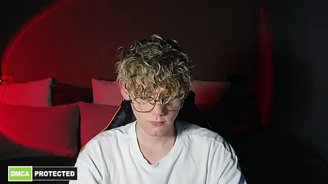 Snapshot of Keytaro chatting on March 25, 2:45 pm Keytaro online show from March 25, 2:45 pm