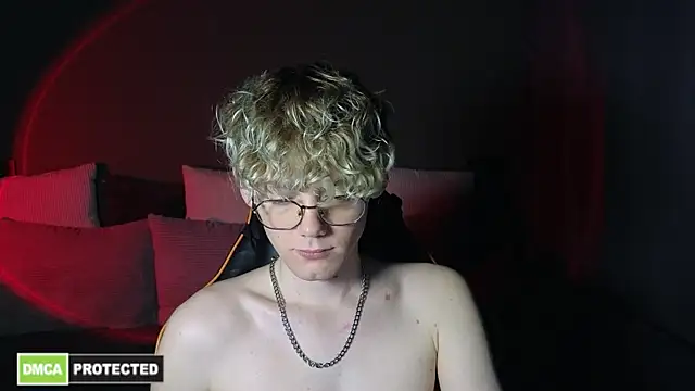 Snapshot of Keytaro chatting on March 27, 1:44 am Keytaro online show from March 27, 1:44 am