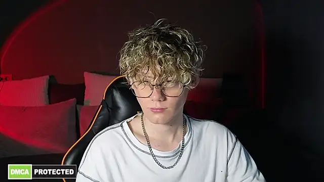 Snapshot of Keytaro chatting on March 28, 12:16 pm Keytaro online show from March 28, 12:16 pm