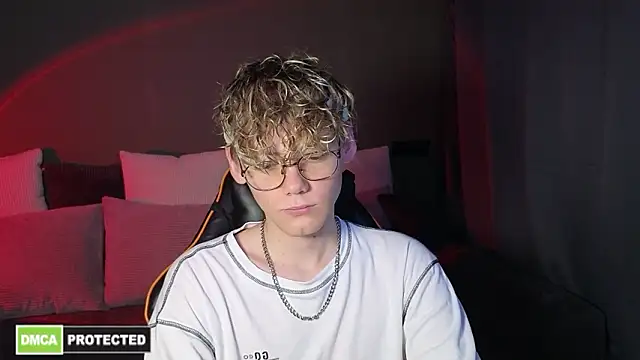 Snapshot of Keytaro chatting on March 29, 1:22 pm Keytaro online show from March 29, 1:22 pm