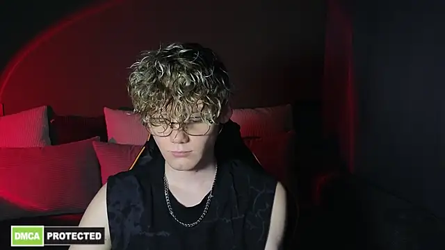 Snapshot of Keytaro chatting on March 31, 1:33 pm Keytaro online show from March 31, 1:33 pm