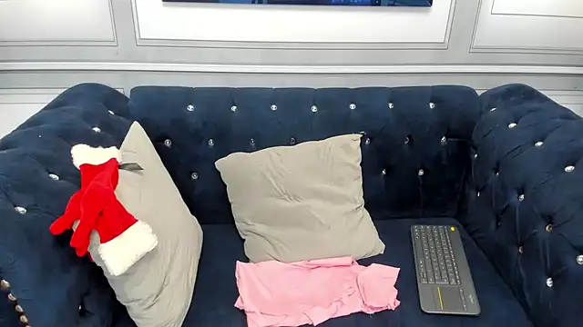 Snapshot of Isa_little4u chatting on December 21, 3:09 pm Isa little4u online show from December 21, 3:09 pm