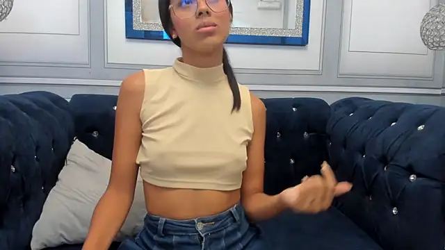 Snapshot of Isa_little4u chatting on December 26, 3:42 pm Isa little4u online show from December 26, 3:42 pm