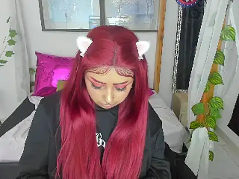 Snapshot of lussyevans24 chatting on January 13, 10:14 am lussyevans24 online show from January 13, 10:14 am