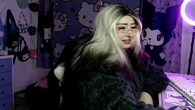 lussyevans24 online show from March 25, 4:18 am