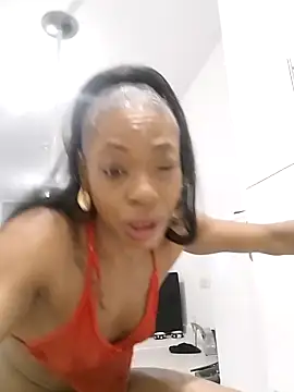 Snapshot of Cinderella_Jewels_ chatting on March 11, 9:32 pm Cinderella Jewels online show from March 11, 9:32 pm