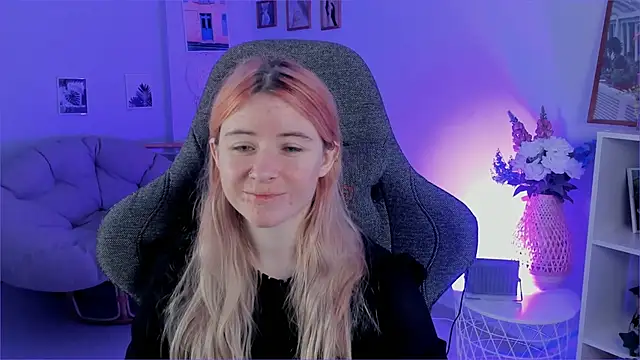 LexiWenford online show from December 12, 2:48 am