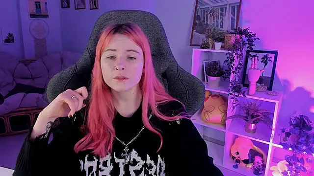 LexiWenford online show from December 29, 5:42 am