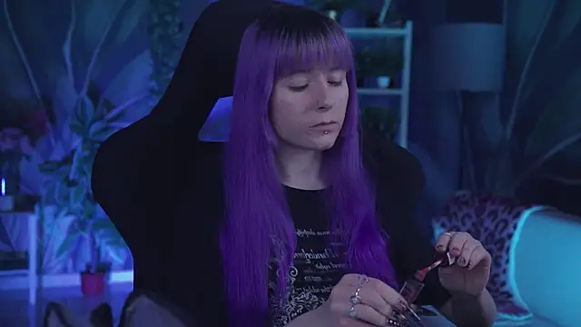 Snapshot of LexiWenford chatting on February 9, 3:21 am LexiWenford online show from February 9, 3:21 am