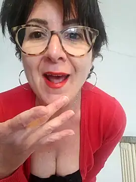 Snapshot of Viola8p chatting on May 6, 1:27 pm Viola8p online show from May 6, 1:27 pm