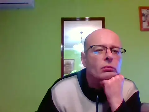 Snapshot of Tiger202441 chatting on March 7, 7:44 pm Tiger202441 online show from March 7, 7:44 pm