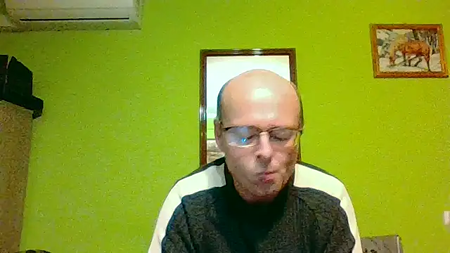 Snapshot of Tiger202441 chatting on April 17, 10:24 pm Tiger202441 online show from April 17, 10:24 pm