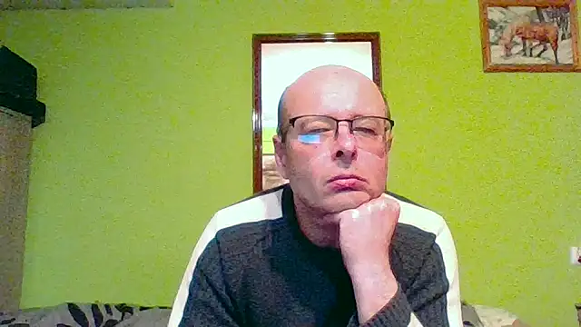 Snapshot of Tiger202441 chatting on April 19, 9:28 pm Tiger202441 online show from April 19, 9:28 pm