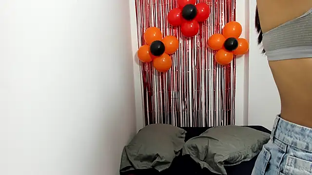 monse 02 online show from November 1, 1:02 pm