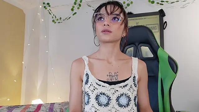 kittyzenn online show from April 7, 2:17 pm