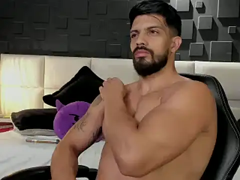DannSaenz online show from February 2, 6:26 am