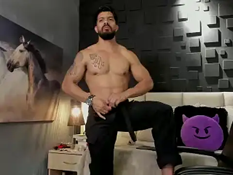 DannSaenz online show from February 6, 12:11 am