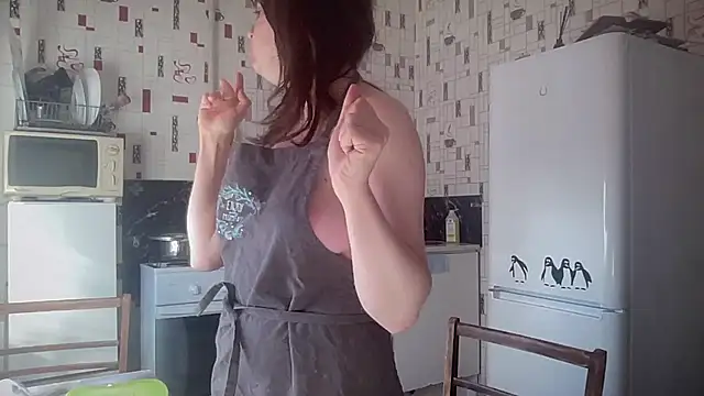 Diamond Tyler online show from May 3, 3:56 am