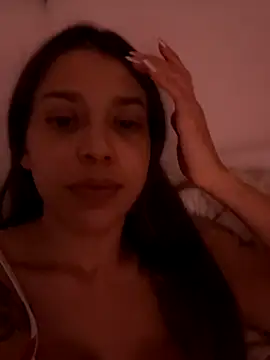 Snapshot of DanielaSaenz0 chatting on December 19, 1:34 am DanielaSaenz0 online show from December 19, 1:34 am