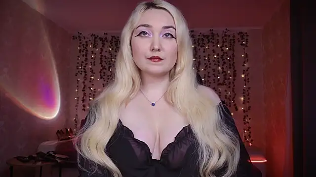 AllisonBlack  online show from October 6, 8:39 pm