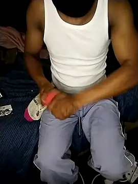 Snapshot of Convertiblechulo chatting on March 13, 11:11 pm Convertiblechulo online show from March 13, 11:11 pm