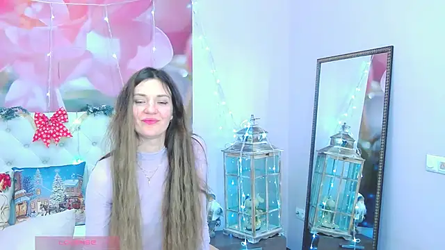 VioletUmi online show from December 11, 6:20 pm