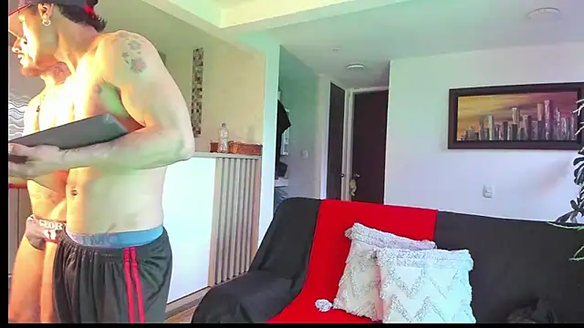 MARCELOANDLUCIAN online show from January 13, 10:59 pm