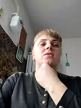 Snapshot of CoddessCrystal chatting on February 4, 10:32 am CoddessCrystal online show from February 4, 10:32 am