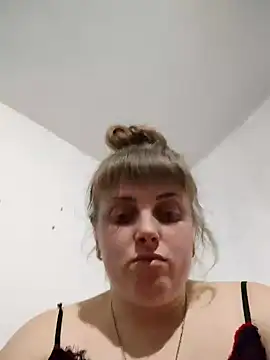 Snapshot of CoddessCrystal chatting on March 7, 6:43 pm CoddessCrystal online show from March 7, 6:43 pm