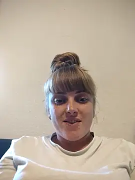 Snapshot of CoddessCrystal chatting on September 12, 1:11 pm CoddessCrystal online show from September 12, 1:11 pm