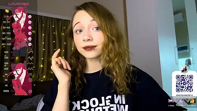 Snapshot of _SofiaBrown chatting on March 3, 2:39 am SofiaBrown online show from March 3, 2:39 am