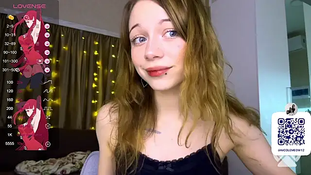 Snapshot of _SofiaBrown chatting on March 6, 3:36 am SofiaBrown online show from March 6, 3:36 am