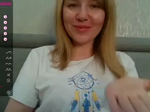 urbadkitty online show from December 3, 6:59 am