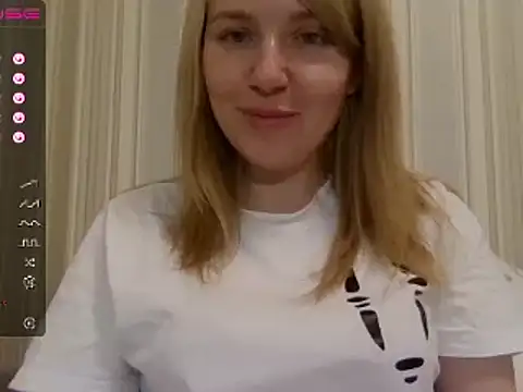 urbadkitty online show from December 16, 1:43 pm