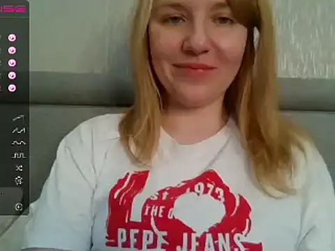 urbadkitty online show from December 20, 7:55 am