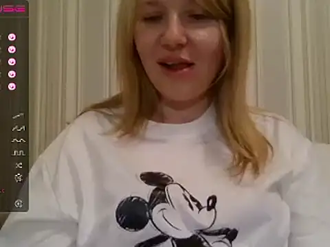 urbadkitty online show from January 4, 4:00 pm